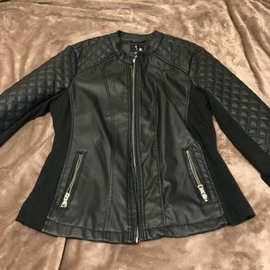 🔴 SOLD 🔴Faux leather jacket